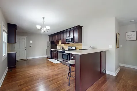 305 Cedar Court Streamwood IL 60107