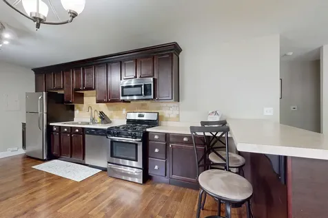 305 Cedar Court Streamwood IL 60107