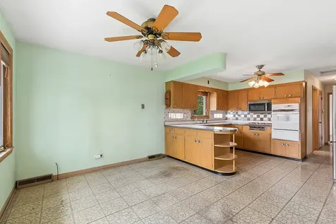 4432 West 100th Place Oak Lawn IL 60453