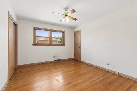 4432 West 100th Place Oak Lawn IL 60453