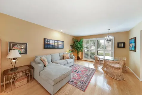 1170 Green Knolls Drive Buffalo Grove IL 60089
