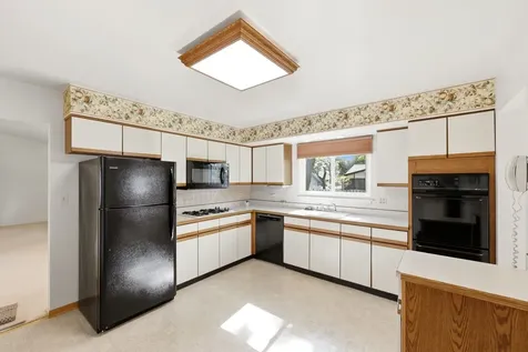 828 North Glenn Drive Palatine IL 60074