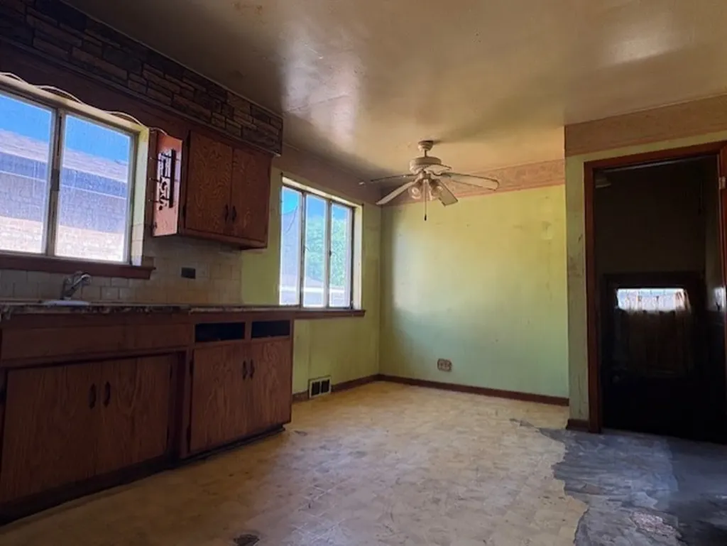 3709 West 66th Place Chicago IL 60629