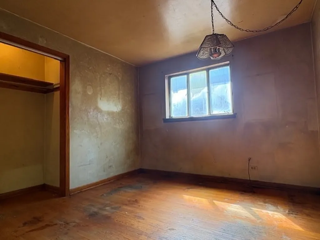 3709 West 66th Place Chicago IL 60629