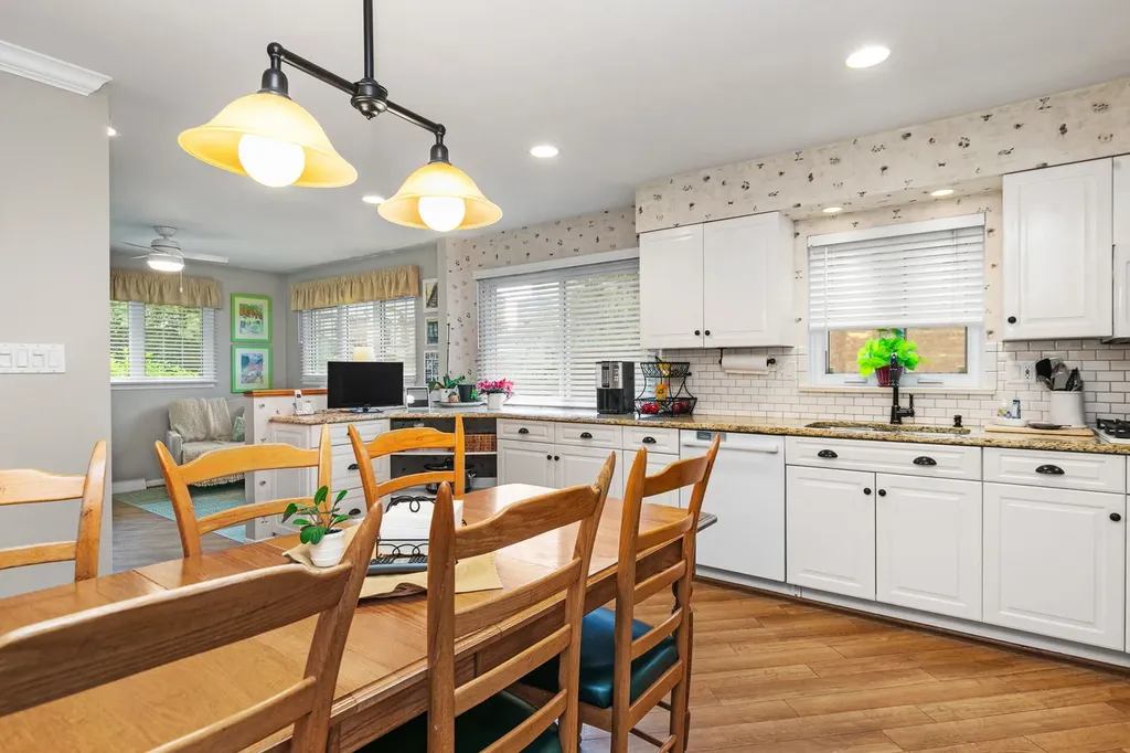 404 Sunset Drive Wilmette IL 60091