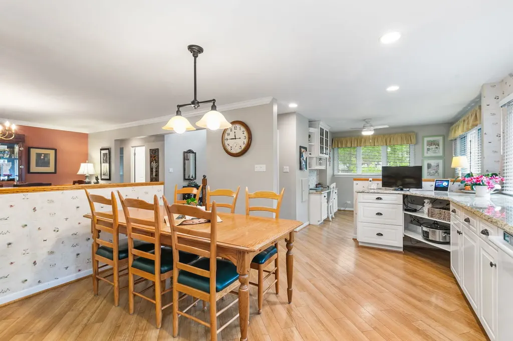 404 Sunset Drive Wilmette IL 60091