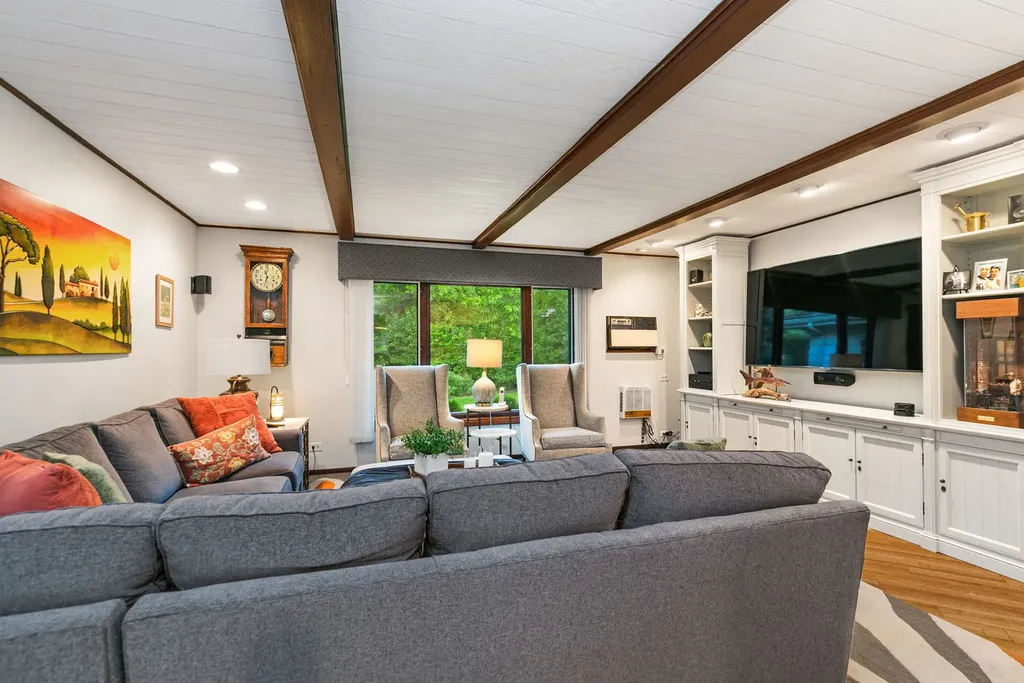 404 Sunset Drive Wilmette IL 60091