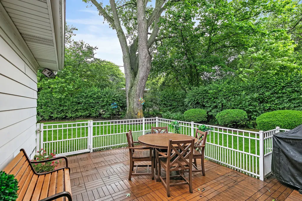 404 Sunset Drive Wilmette IL 60091