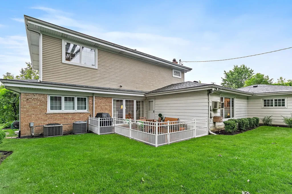 404 Sunset Drive Wilmette IL 60091
