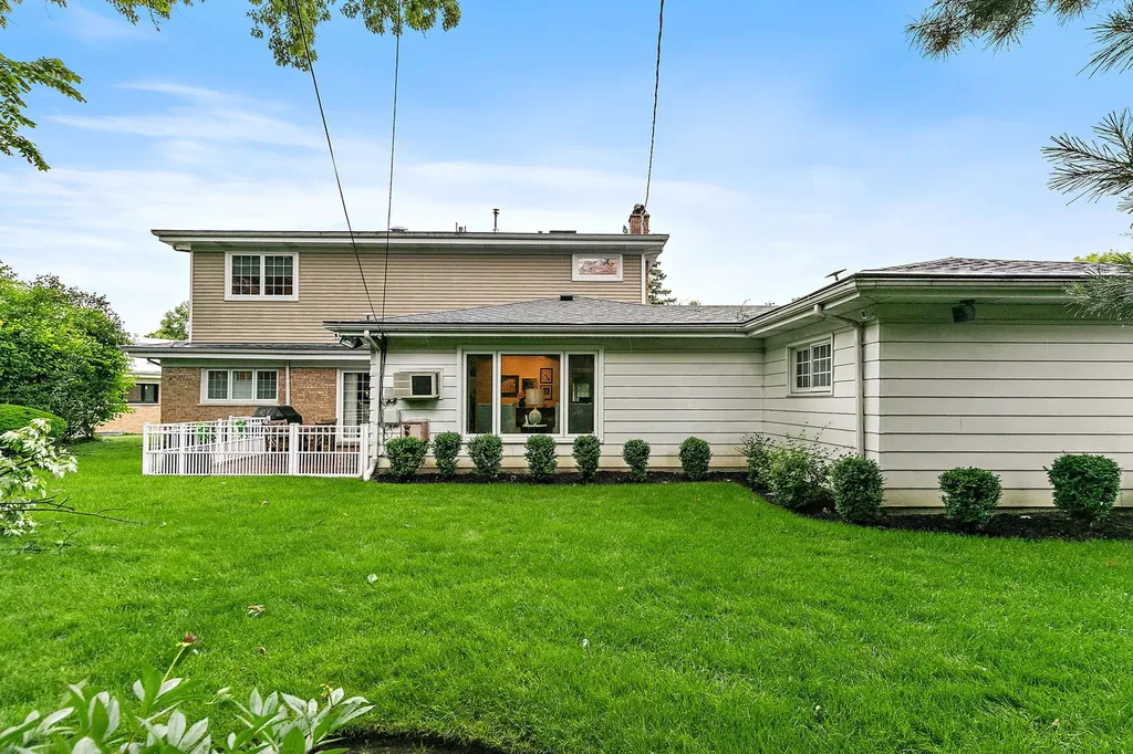 404 Sunset Drive Wilmette IL 60091