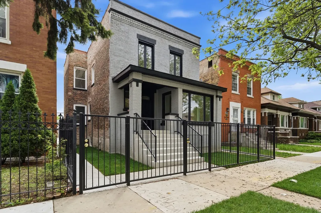 6333 South Maplewood Avenue Chicago IL 60629