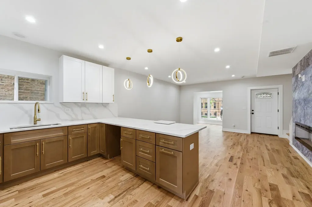 6333 South Maplewood Avenue Chicago IL 60629