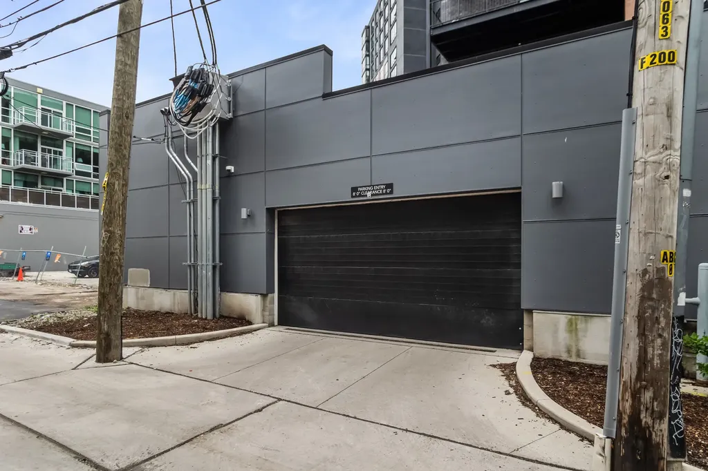 1648 West Division Street Chicago IL 60622