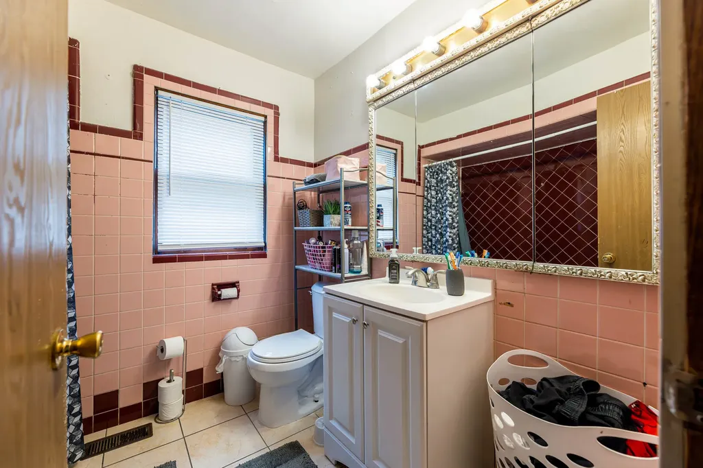 7118 South Mozart Street Chicago IL 60629