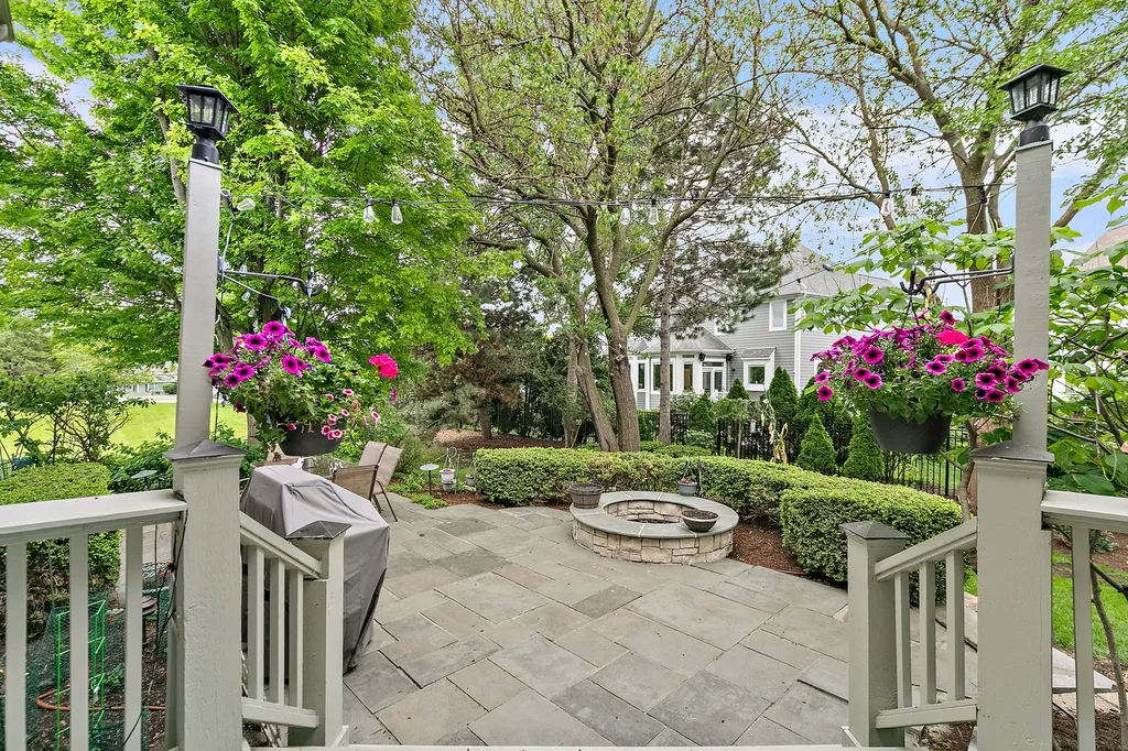 2212 Glouceston Lane Naperville IL 60564