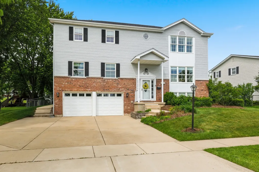 890 Norman Drive Hoffman Estates IL 60192
