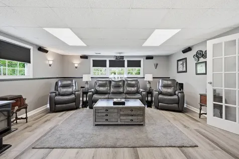 890 Norman Drive Hoffman Estates IL 60192
