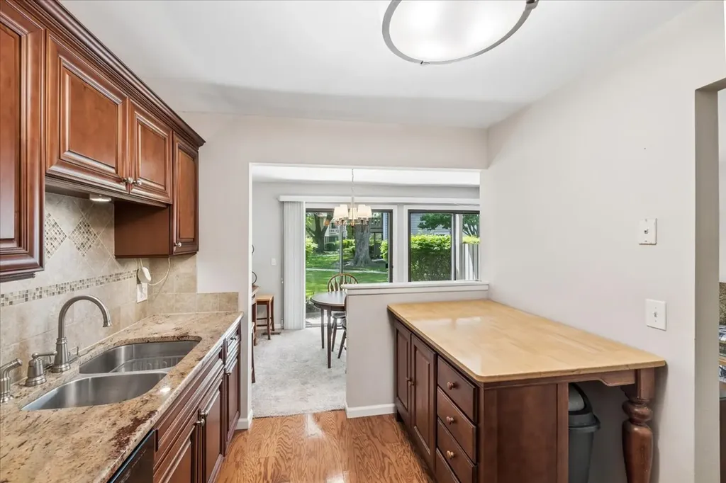 349 Newgate Court Schaumburg IL 60193