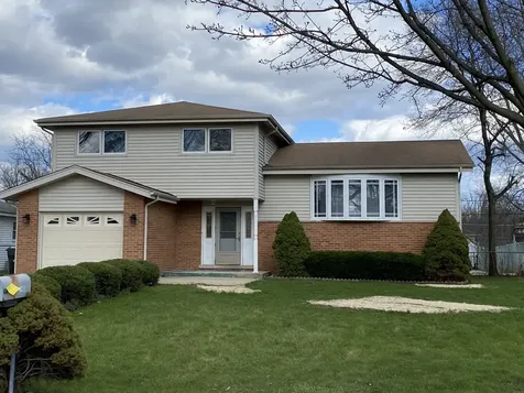 1403 North Sauk Lane Mount Prospect IL 60056