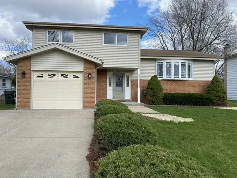 1403 North Sauk Lane Mount Prospect IL 60056
