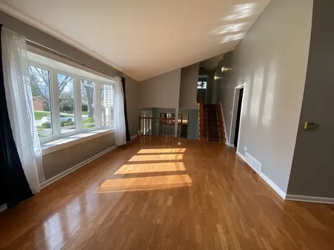 1403 North Sauk Lane Mount Prospect IL 60056