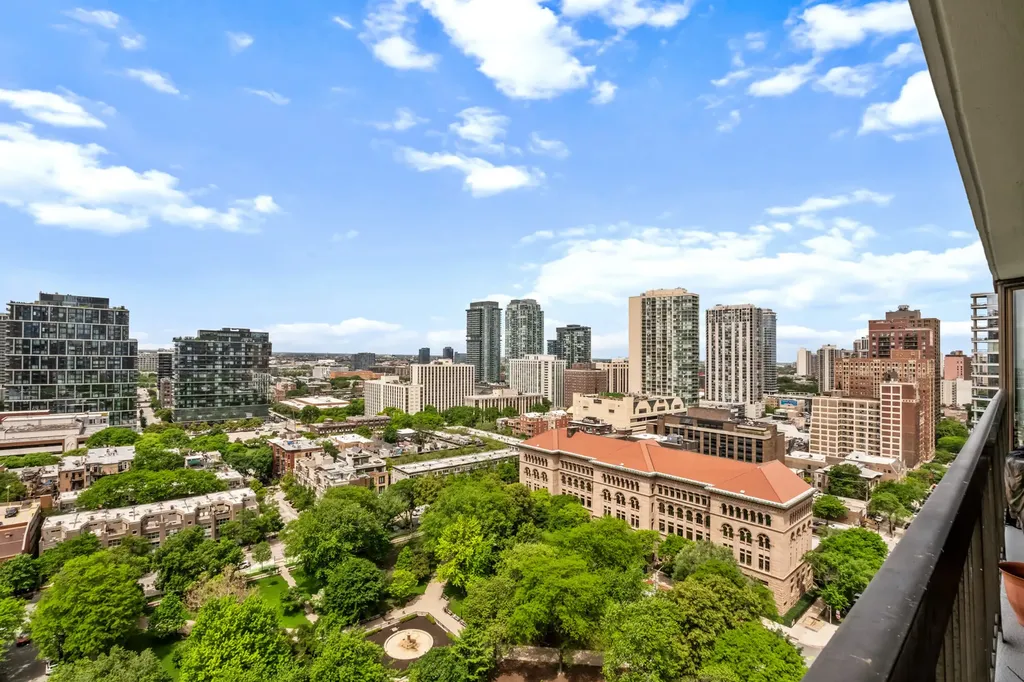 33 West Delaware Place Chicago IL 60610
