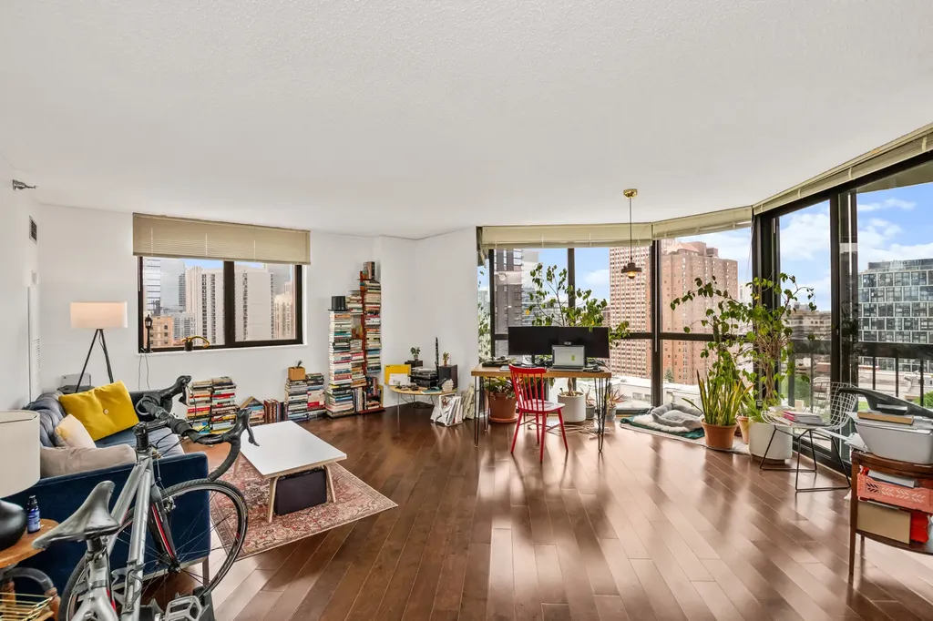 33 West Delaware Place Chicago IL 60610