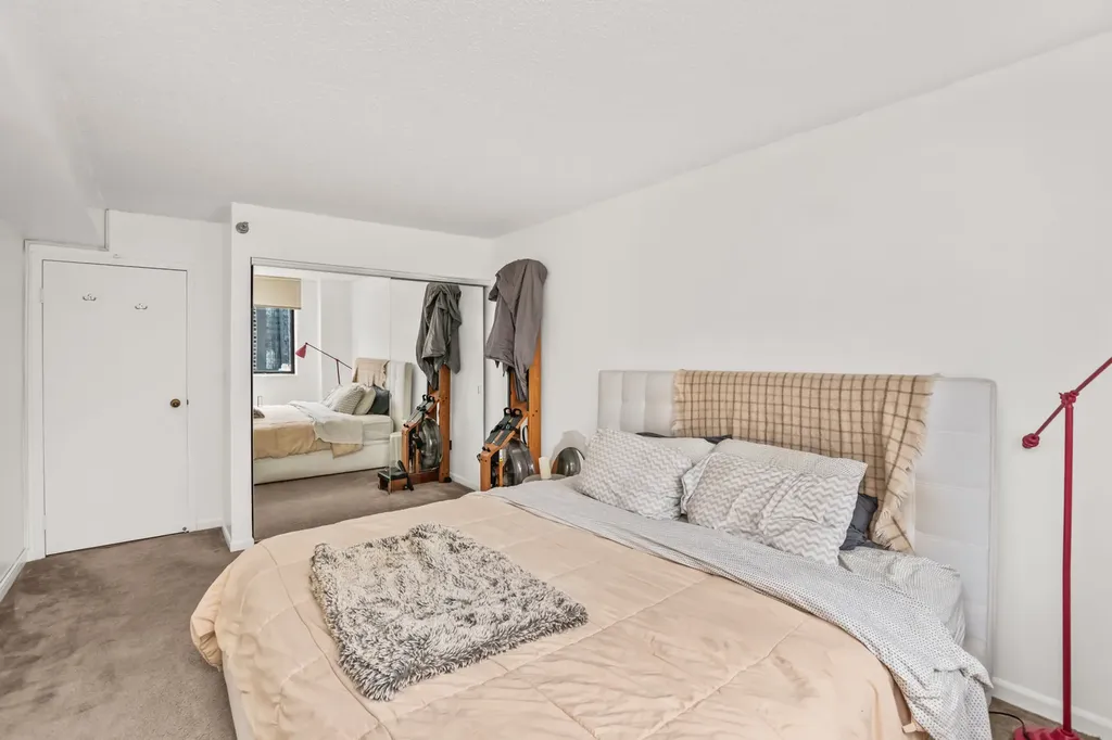 33 West Delaware Place Chicago IL 60610