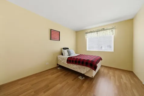 1513 Azalea Circle Romeoville IL 60446