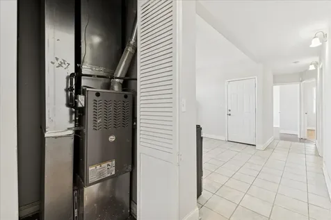 7515 South Essex Avenue Chicago IL 60649