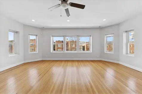 7515 South Essex Avenue Chicago IL 60649