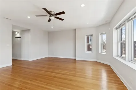 7515 South Essex Avenue Chicago IL 60649