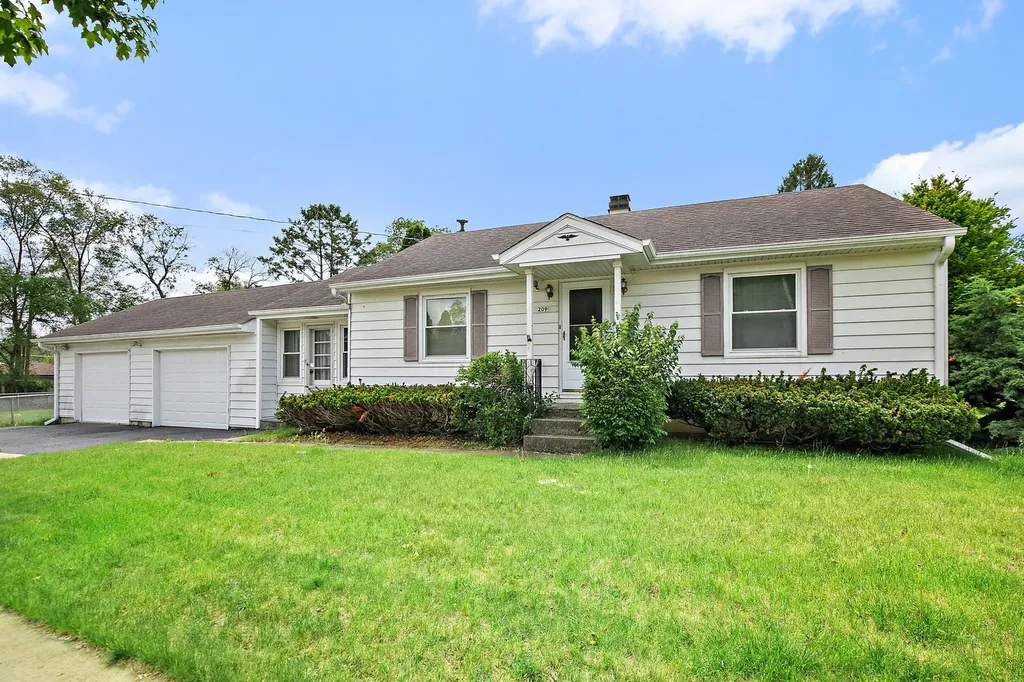 209 Beach Drive Algonquin IL 60102