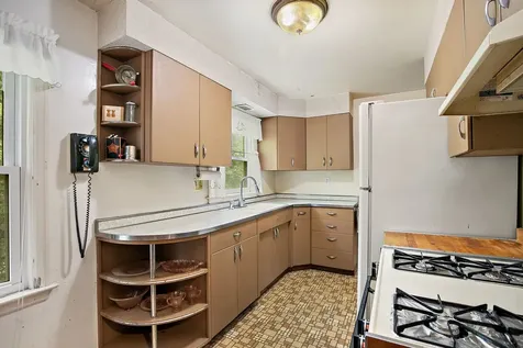 209 Beach Drive Algonquin IL 60102