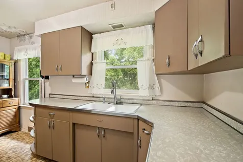 209 Beach Drive Algonquin IL 60102