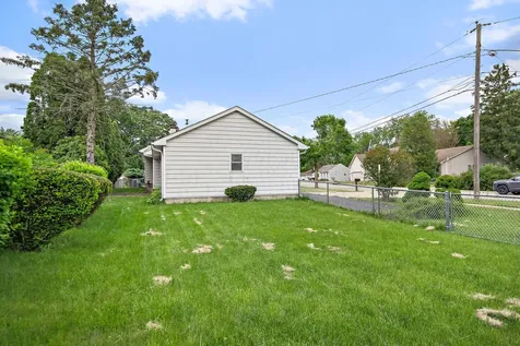 209 Beach Drive Algonquin IL 60102