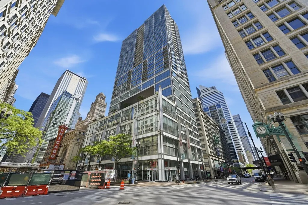 8 East Randolph Street Chicago IL 60601