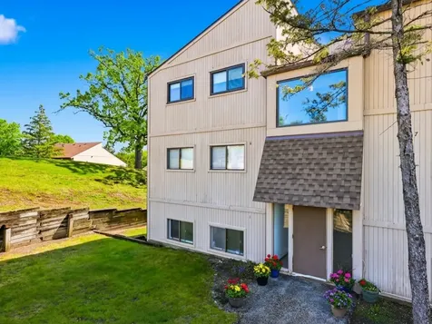 48 Oak Hill Colony Fox Lake IL 60020