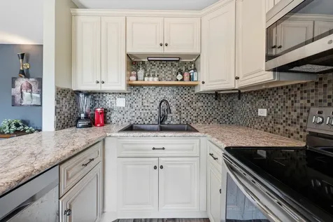 48 Oak Hill Colony Fox Lake IL 60020
