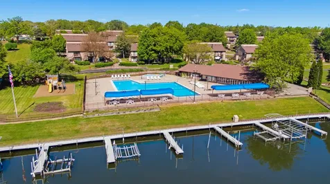 48 Oak Hill Colony Fox Lake IL 60020