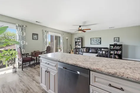 48 Oak Hill Colony Fox Lake IL 60020