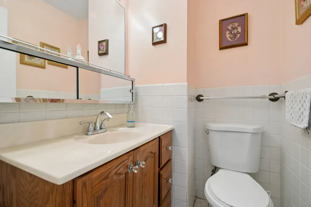 6301 North Sheridan Road Chicago IL 60660