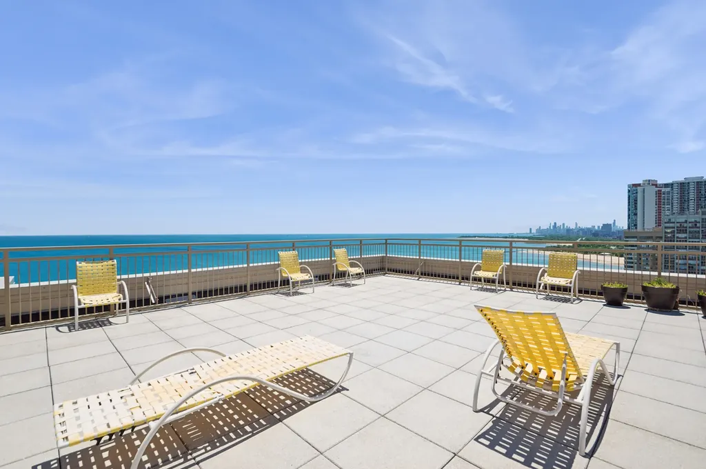 6301 North Sheridan Road Chicago IL 60660