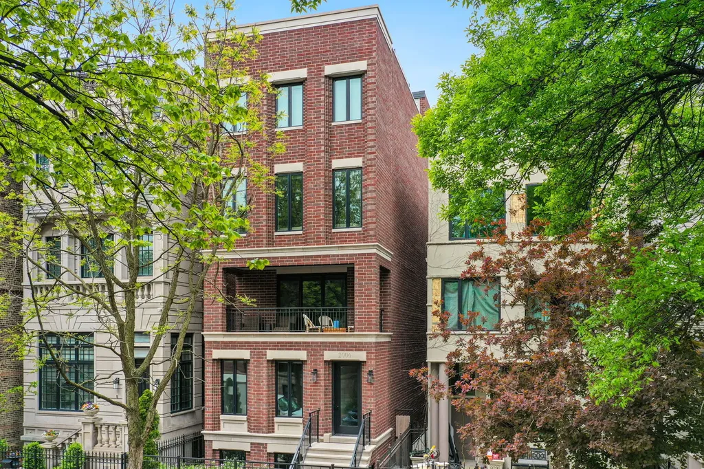 2006 North Mohawk Street Chicago IL 60614