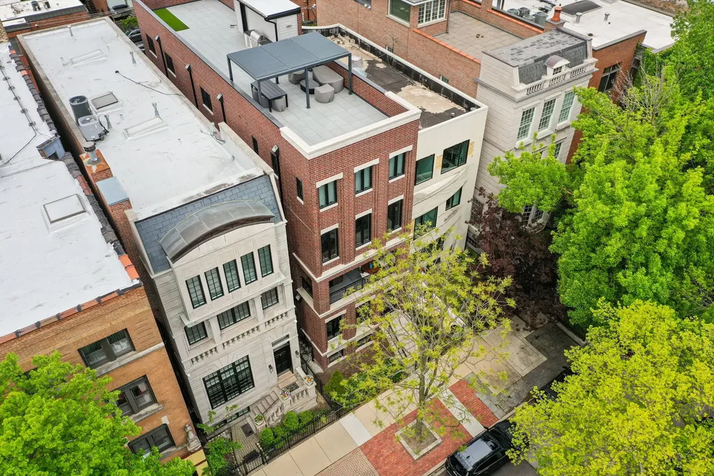 2006 North Mohawk Street Chicago IL 60614