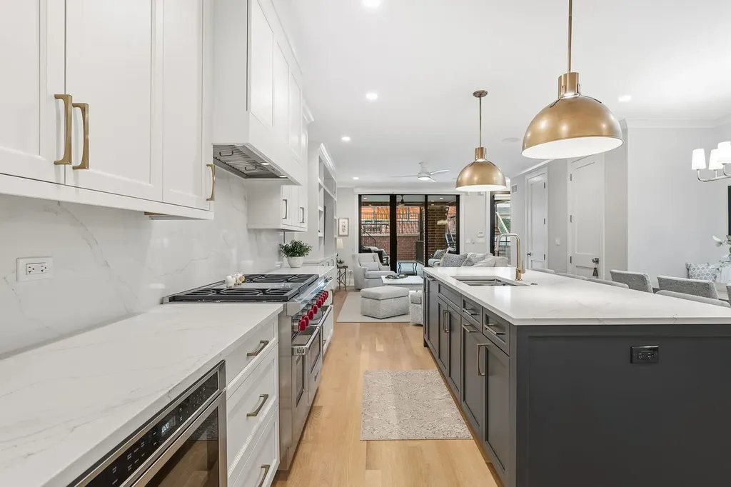 2006 North Mohawk Street Chicago IL 60614