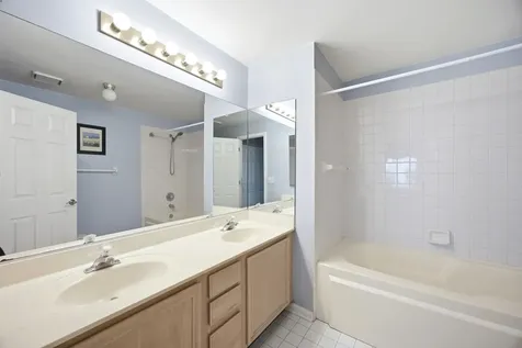 325 Stillwater Court Wauconda IL 60084