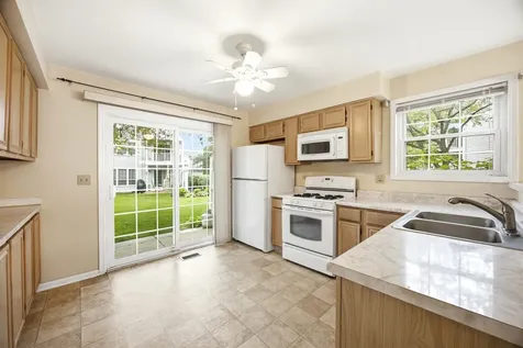 325 Stillwater Court Wauconda IL 60084