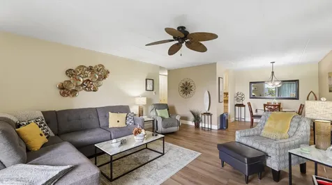18 East Old Willow Road Prospect Heights IL 60070