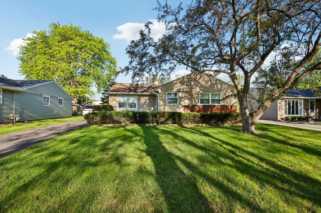 3107 Falcon Court Rolling Meadows IL 60008